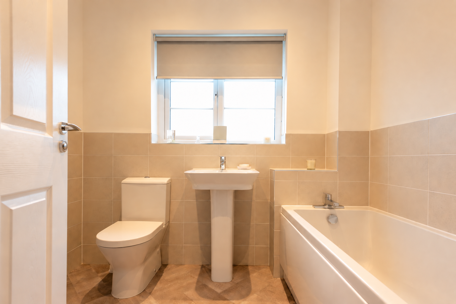 An image of a standard UK bathroom