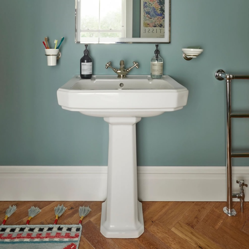 Heritage Hatton 630mm Basin & Pedestal