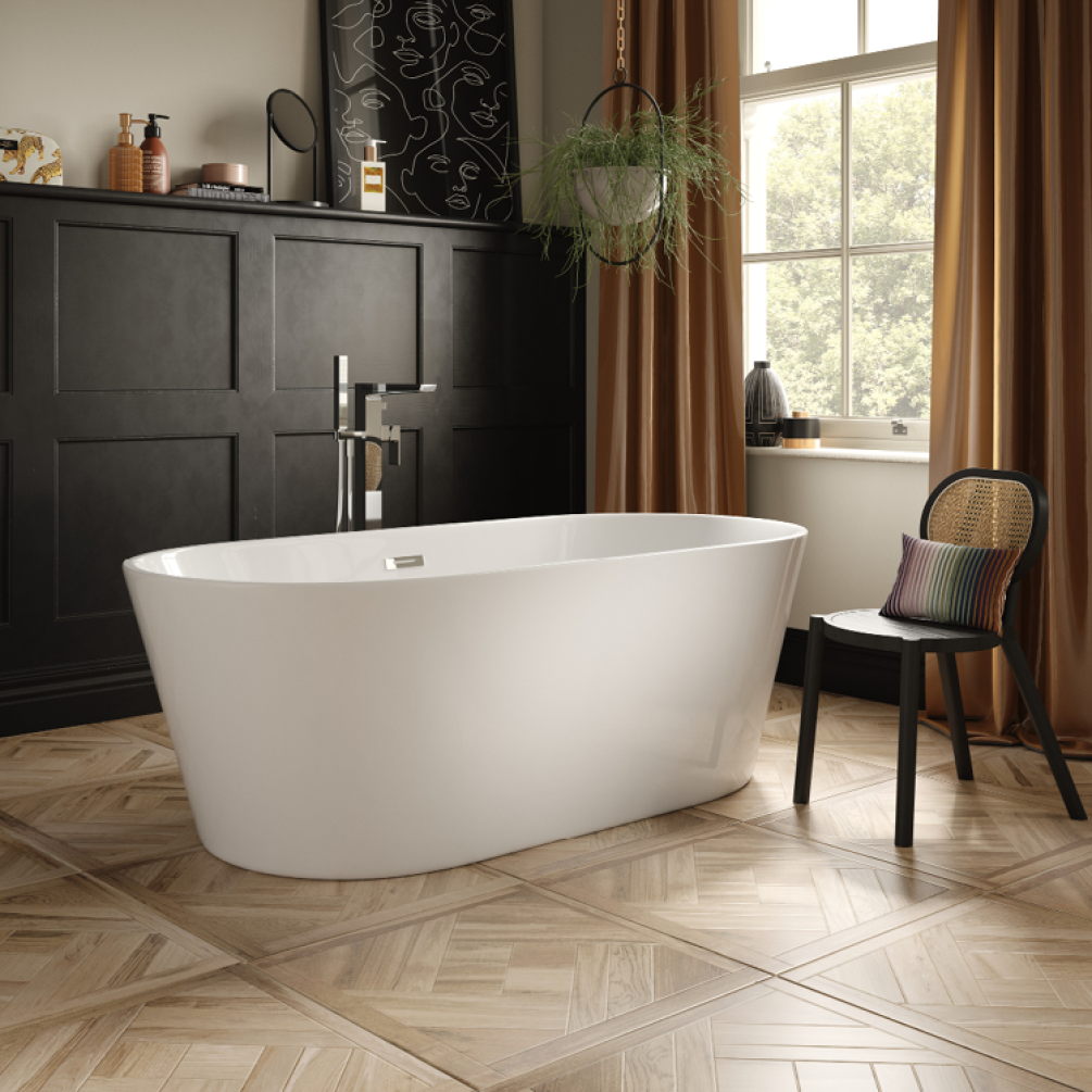 Image of The White Space Como 1600 Freestanding Bath
