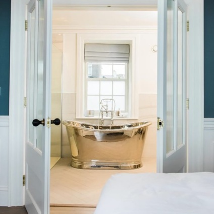 Photo Of BC Designs 1500mm Nickel Freestanding Boat Bath - Image 1