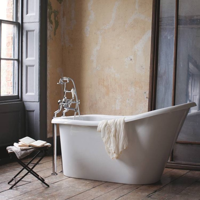 Product Lifestyle image of the Burlington Emperor Freestanding Slipper Bath