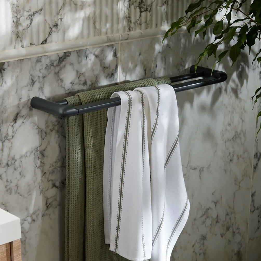 Vado Zoo Pewter 600mm Double Towel Rail - Lifestyle