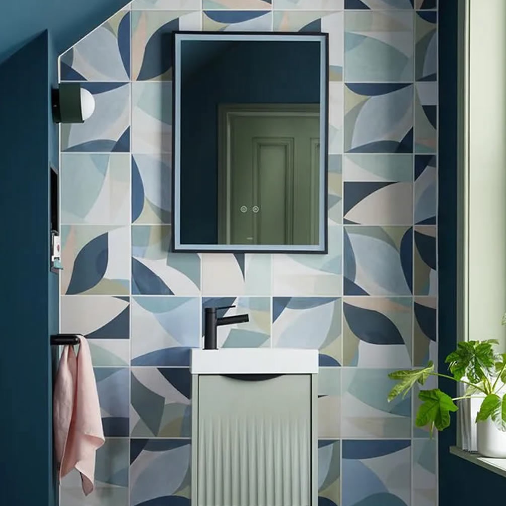 Vado Safari Matt Black 500mm Illuminated Mirror - Lifestyle Image 1