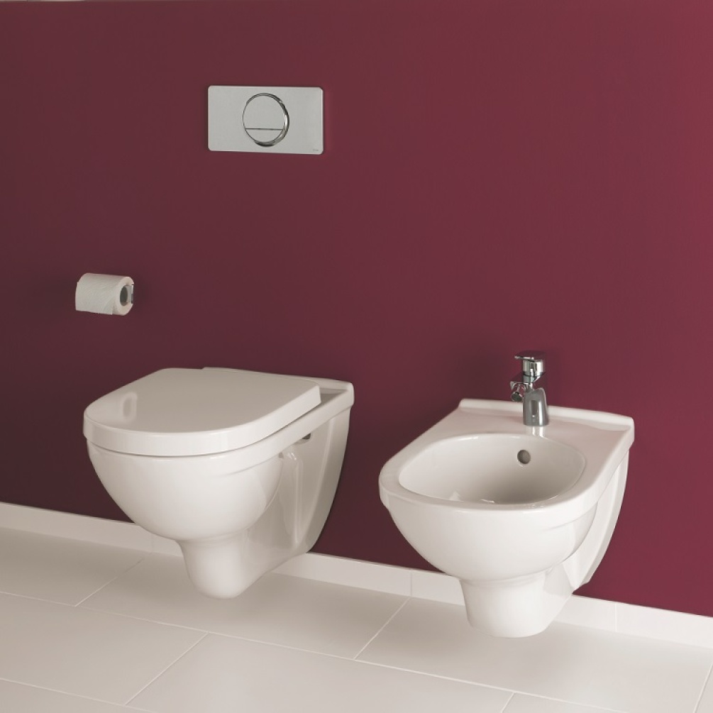 Product Lifestyle Photo Image of Villeroy and Boch O.Novo Wall Mounted WC and Soft Close Seat on crimson wall with bidet 56601001