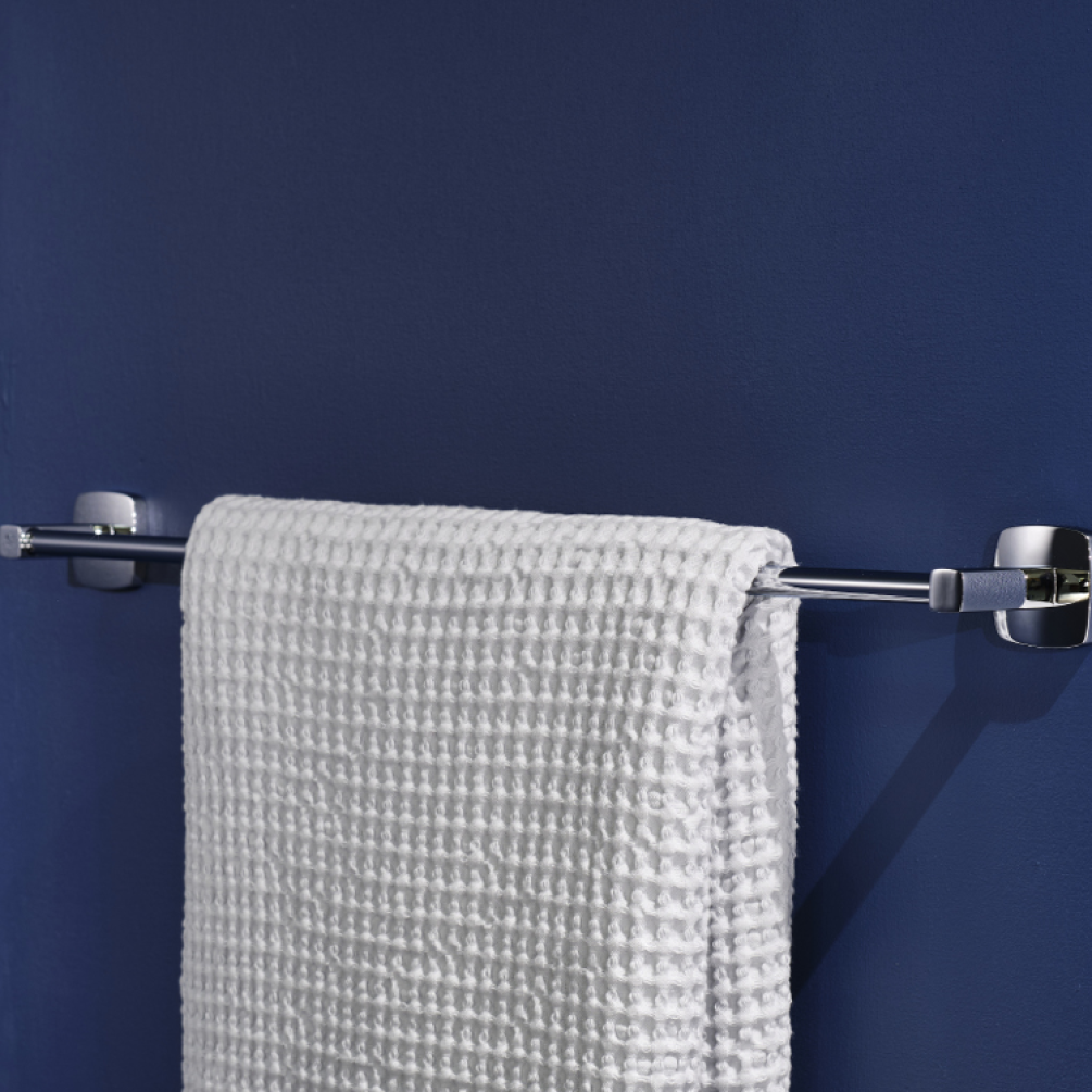 Photo of the Riobel Venty Single Towel Rail in Chrome