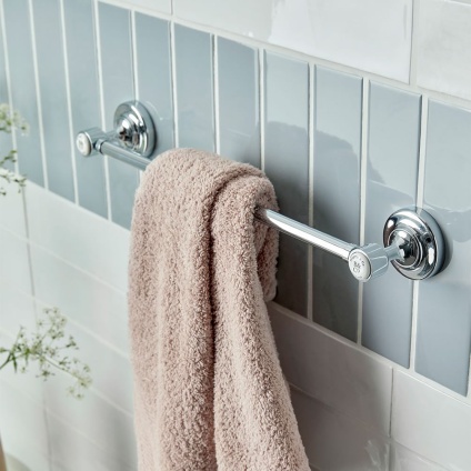 Booth & Co. Axbridge Chrome 450mm Towel Rail - Lifestyle