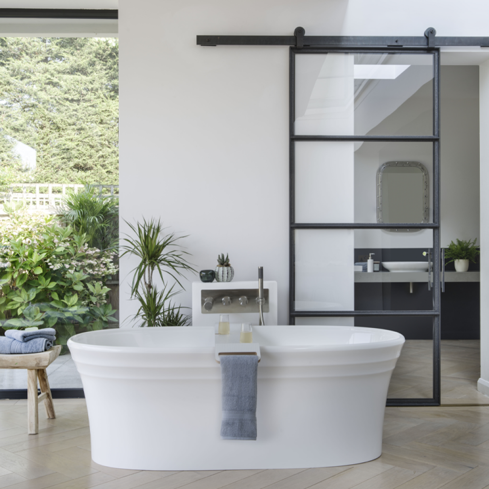 Image of the Victoria + Albert Warndon Freestanding Bath