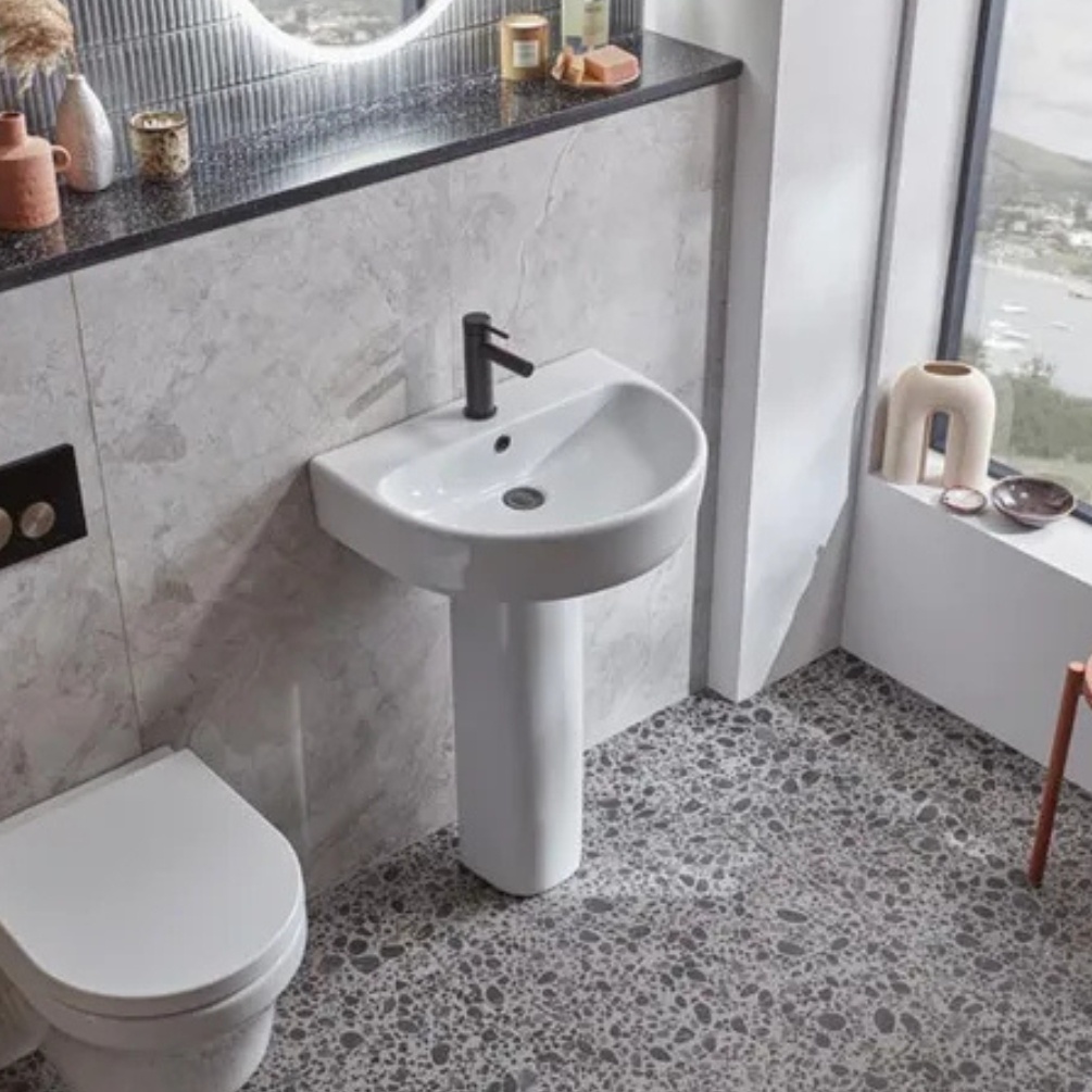 Lifestyle image of the Tavistock Aerial 550mm Basin & Pedestal