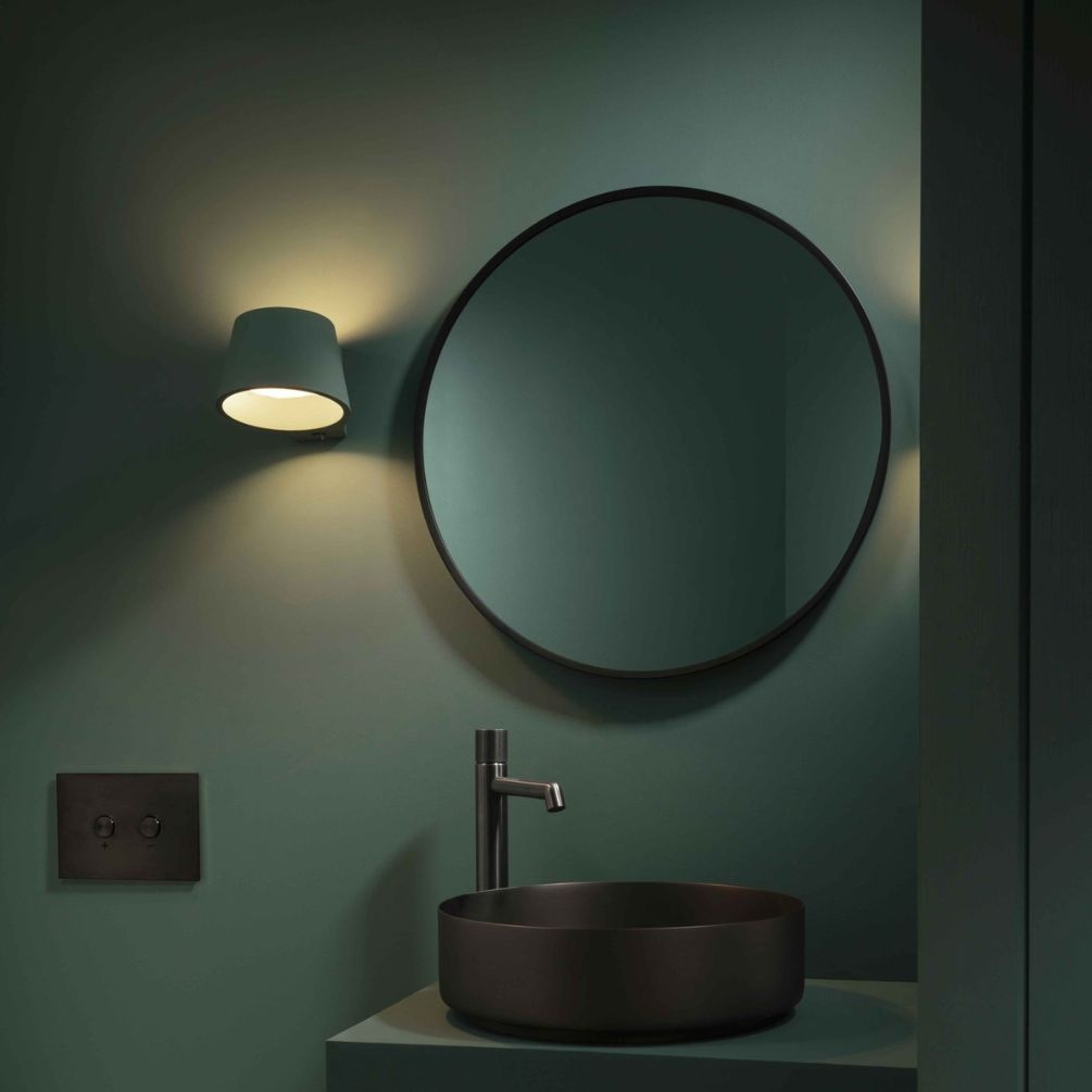 JTP Vos Matt Black Round Plain Mirror Lifestyle 1
