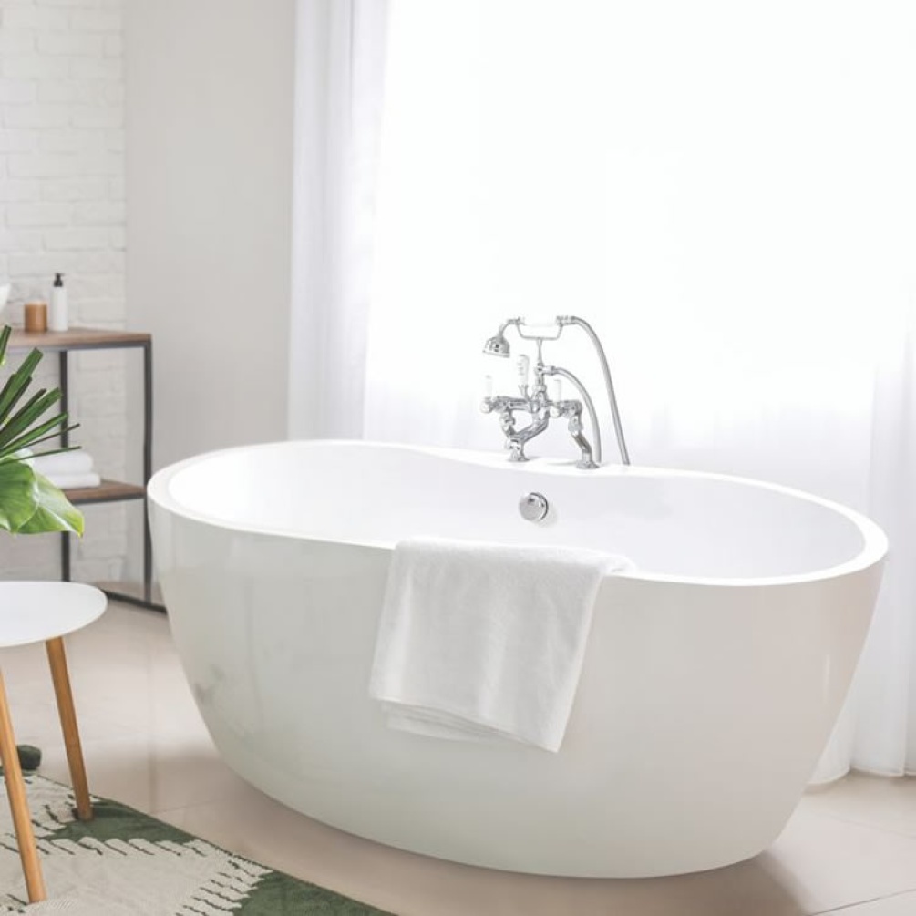 BC Designs Tamorina Petite 1400mm Freestanding Bath - Image 1