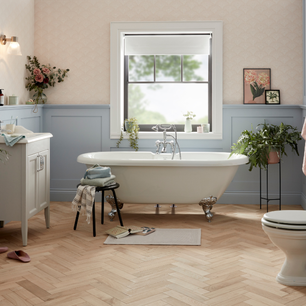 Heritage Baby Oban 1495mm Freestanding Acrylic Double Ended Roll Top Bath Image 1