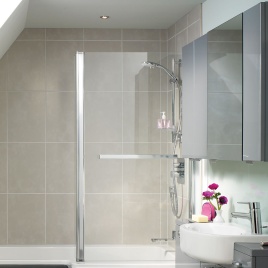 Lifestyle image of Ideal Standard Concept Square 1700 x 850mm Right-Handed Shower Bath